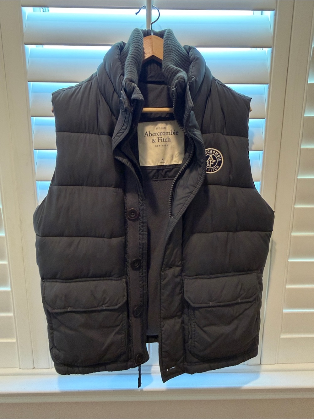 Abercrombie & Fitch Quilted Puffer Vest in Charcoal - Picture 1 of 6